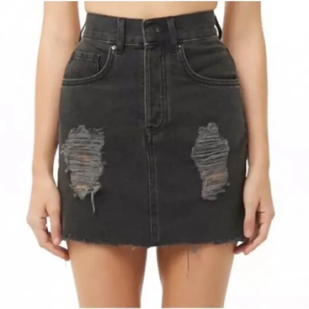 f21 black fly button distress skirt